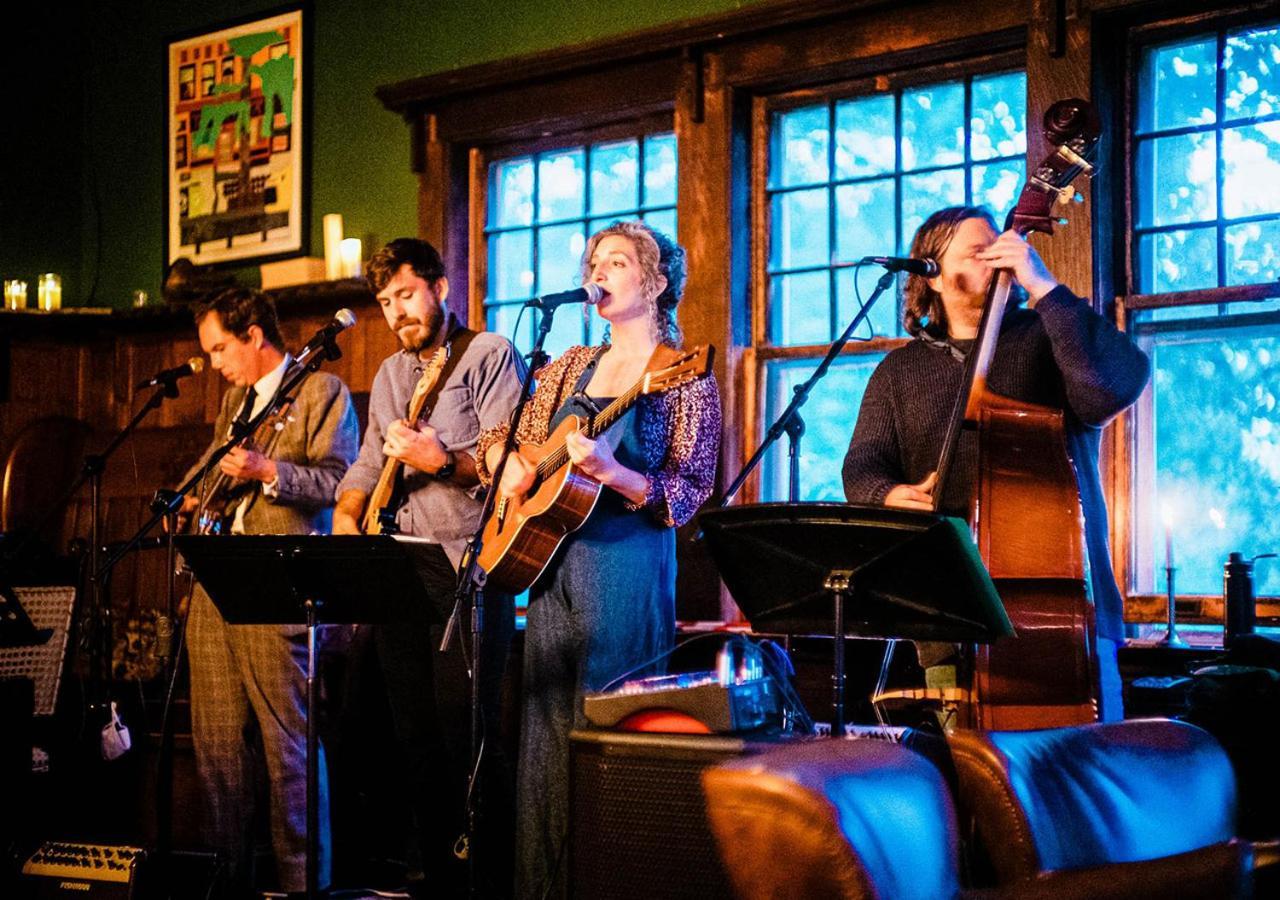 Apple Tree Inn