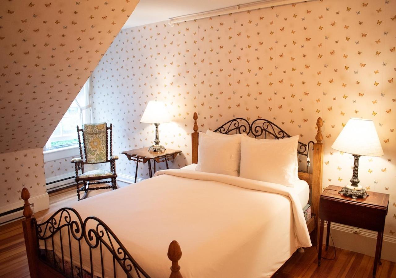 Apple Tree Inn 3*