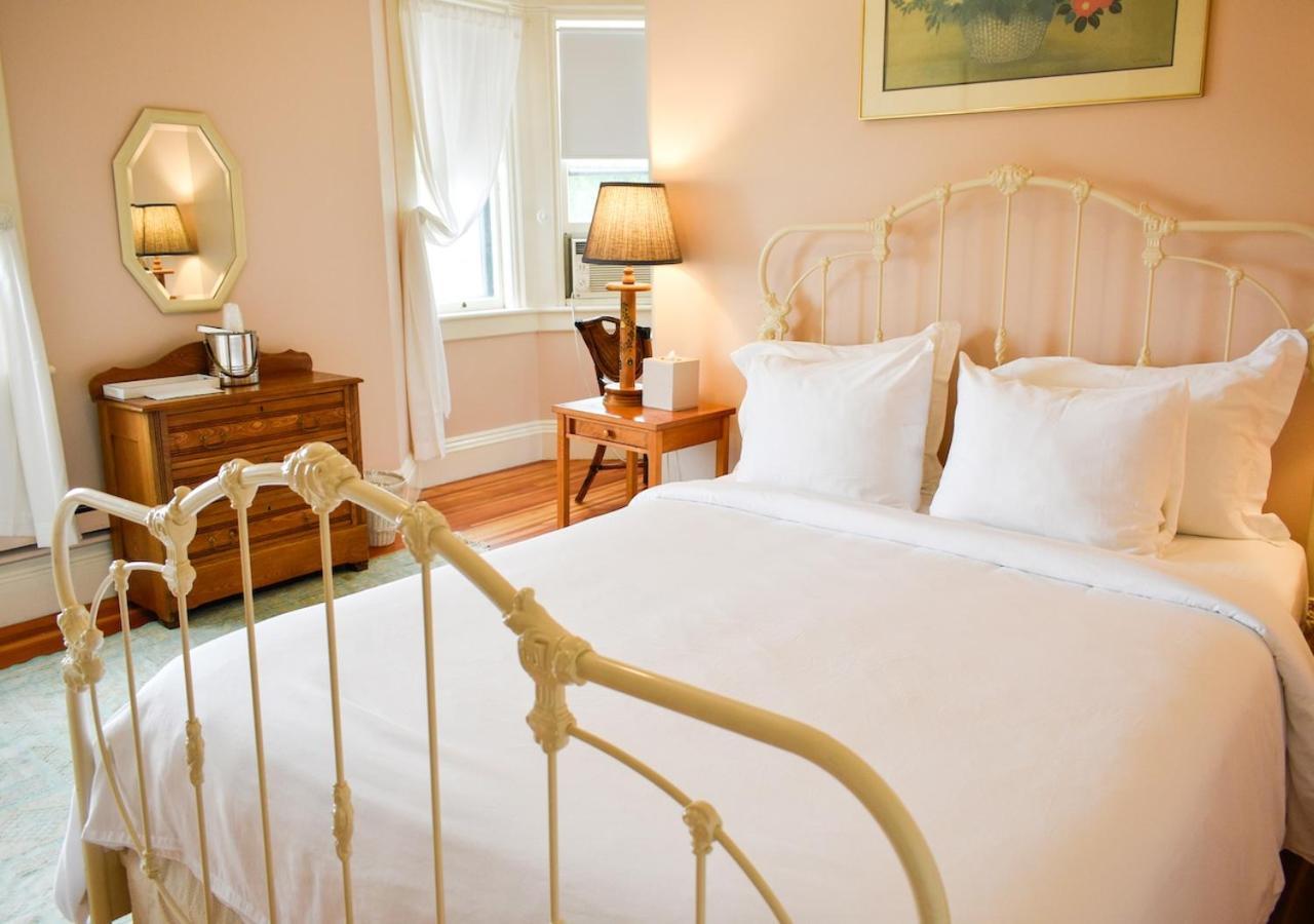 Inn Apple Tree 3*