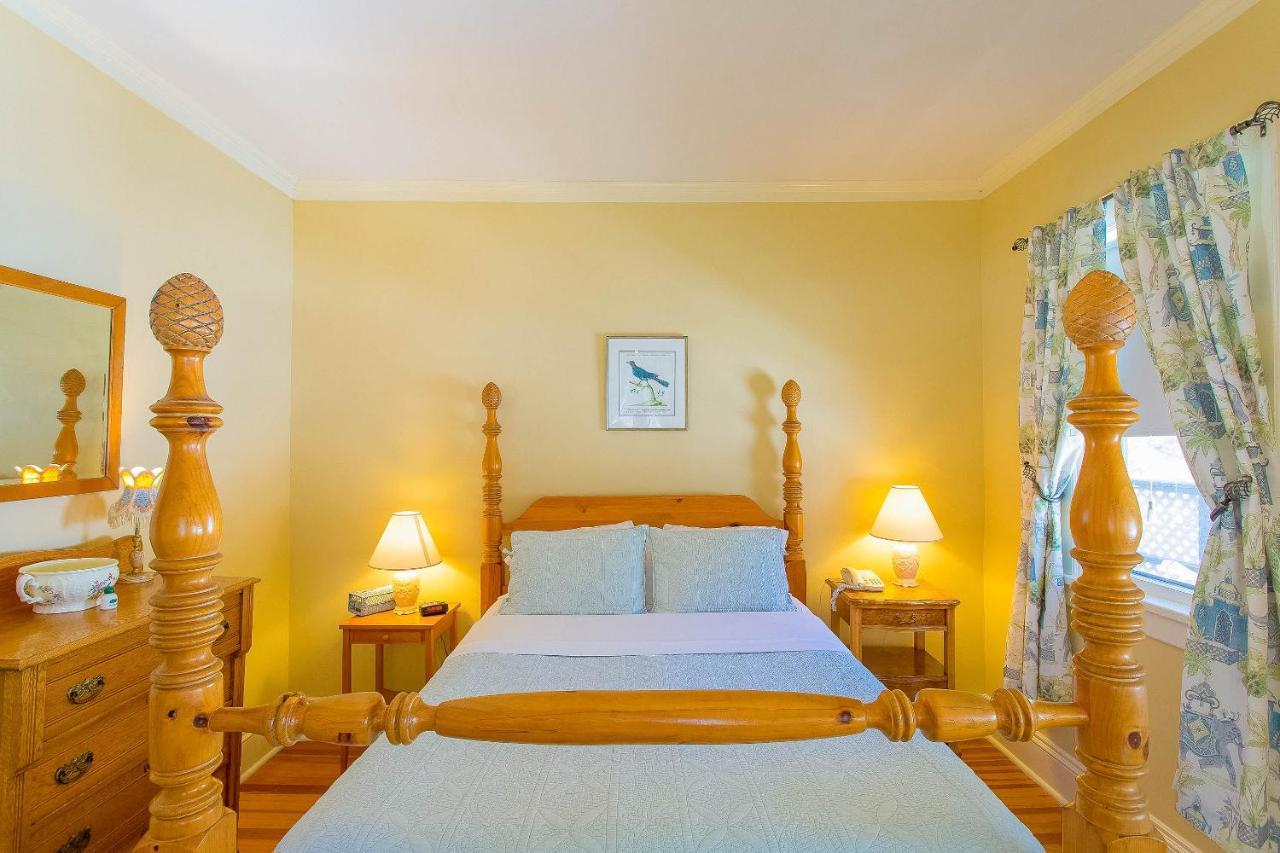 Apple Tree Inn 3*
